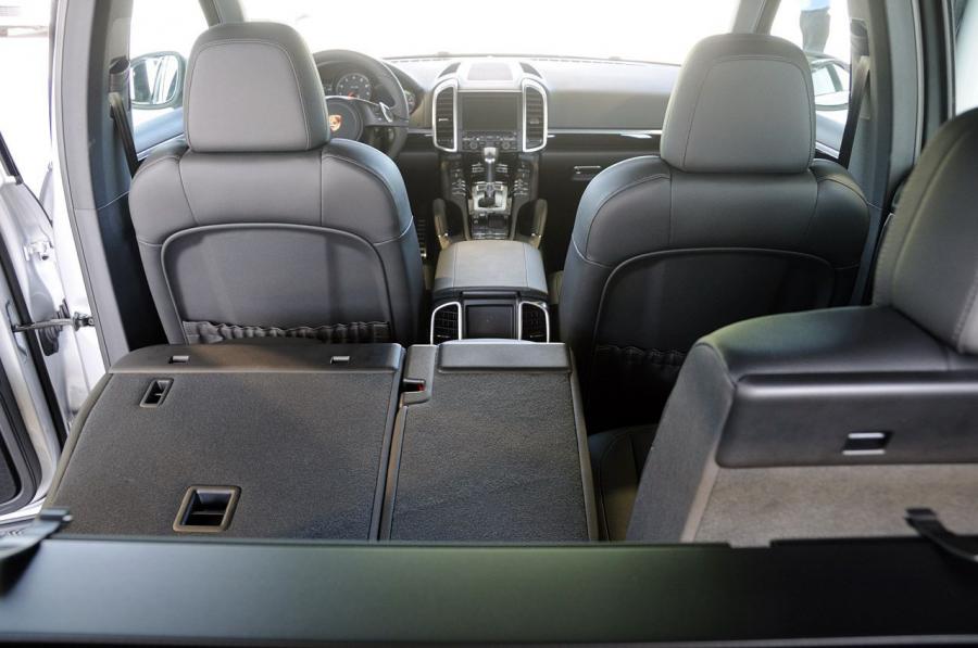  Porsche Cayenne 2011 года  (фото 28 из 107)